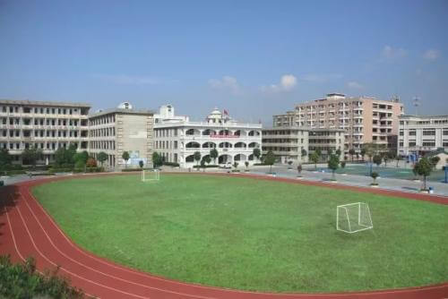 四川省興文中學(xué)校校園風采