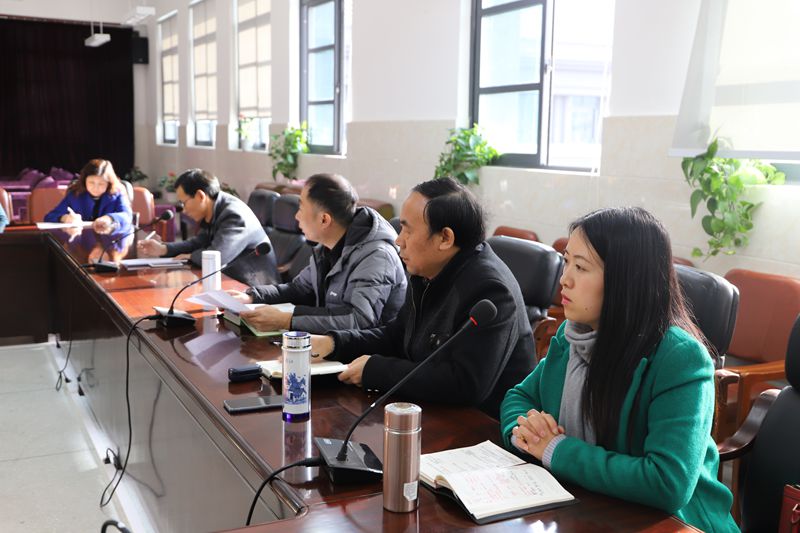 我校教導處、教科室組織召開教研組長工作協(xié)調(diào)會