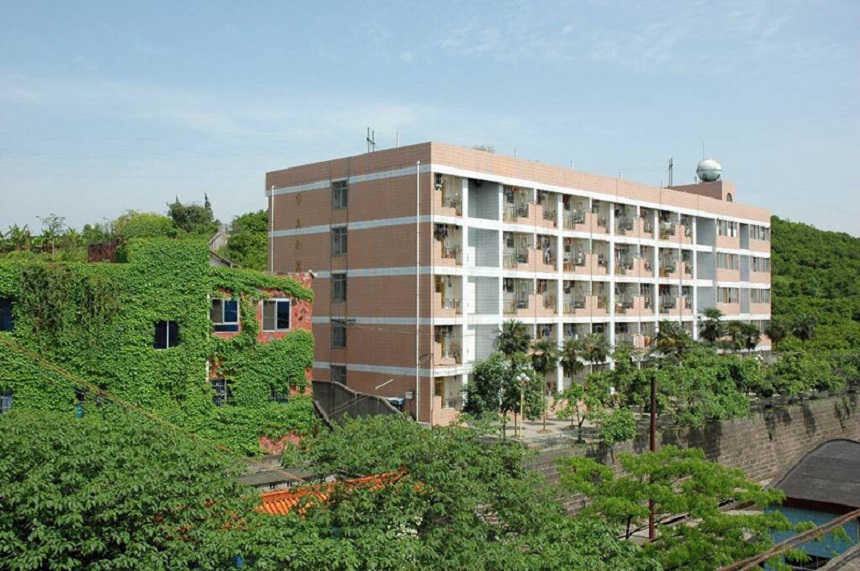 蒲江中學(xué)住校生周末如何管理？