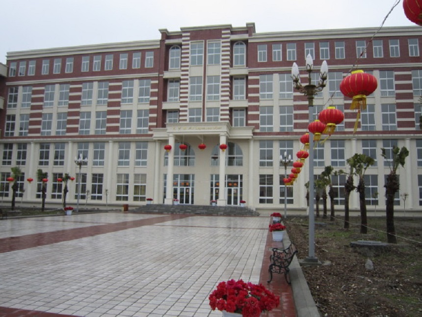 四川師范大學(xué)附屬第三實驗中學(xué)聯(lián)系電話是多少？