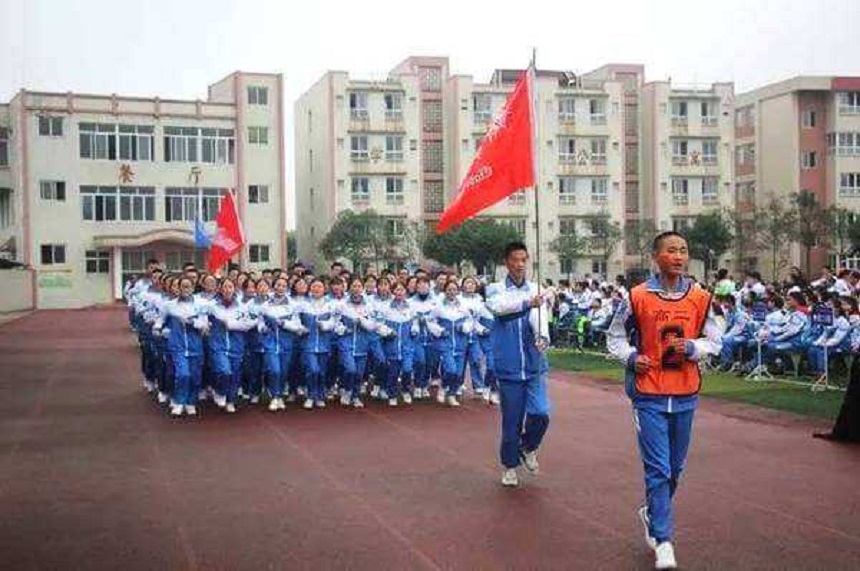 大邑縣實(shí)驗(yàn)中學(xué)聯(lián)系電話是多少？