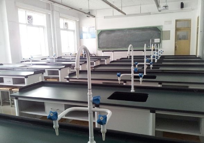 西南交通大學(xué)附屬中學(xué)學(xué)校環(huán)境好不好？