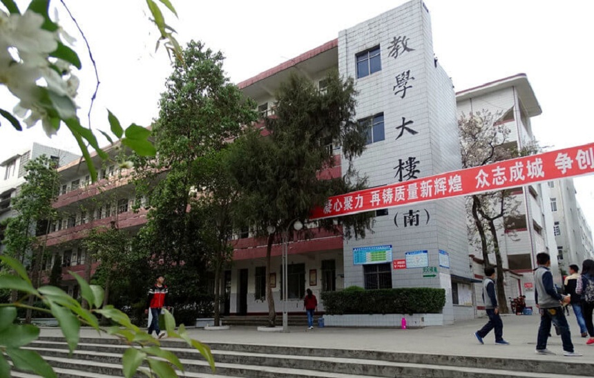 中江實(shí)驗(yàn)中學(xué)環(huán)境怎么樣、好嗎？