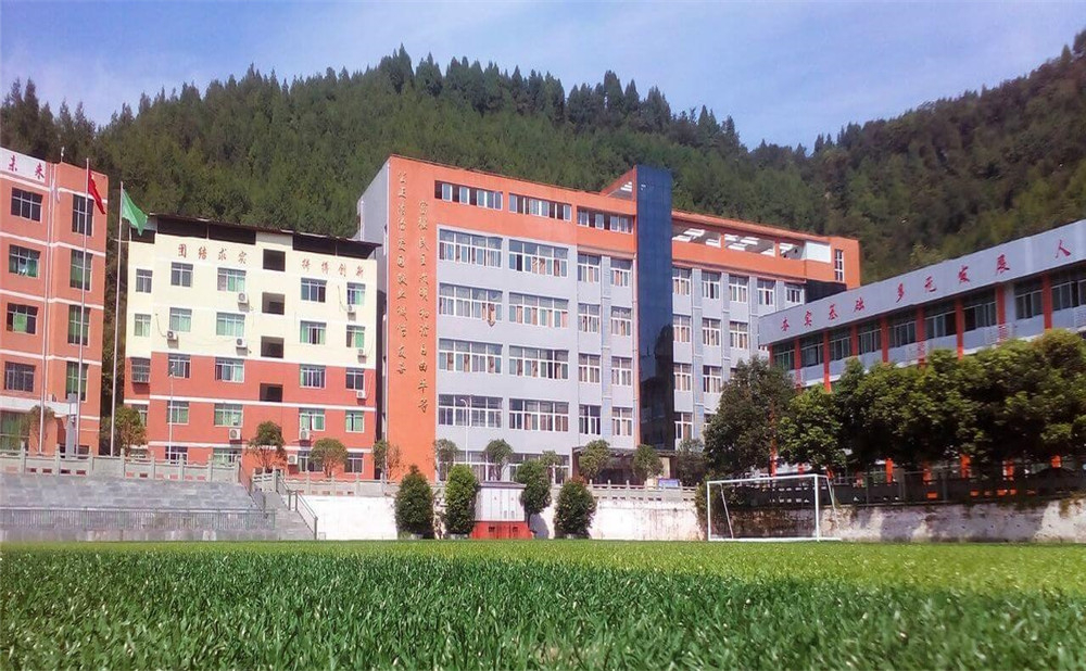 平昌縣駟馬中學招辦電話是多少？