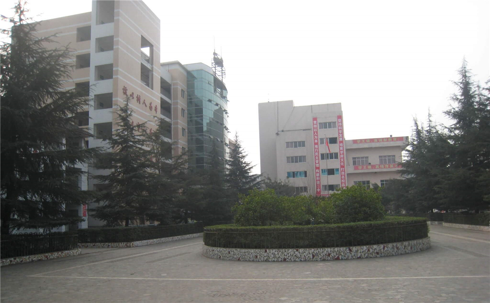 巴中市第二中學(xué)學(xué)校詳細(xì)地址在什么地方？