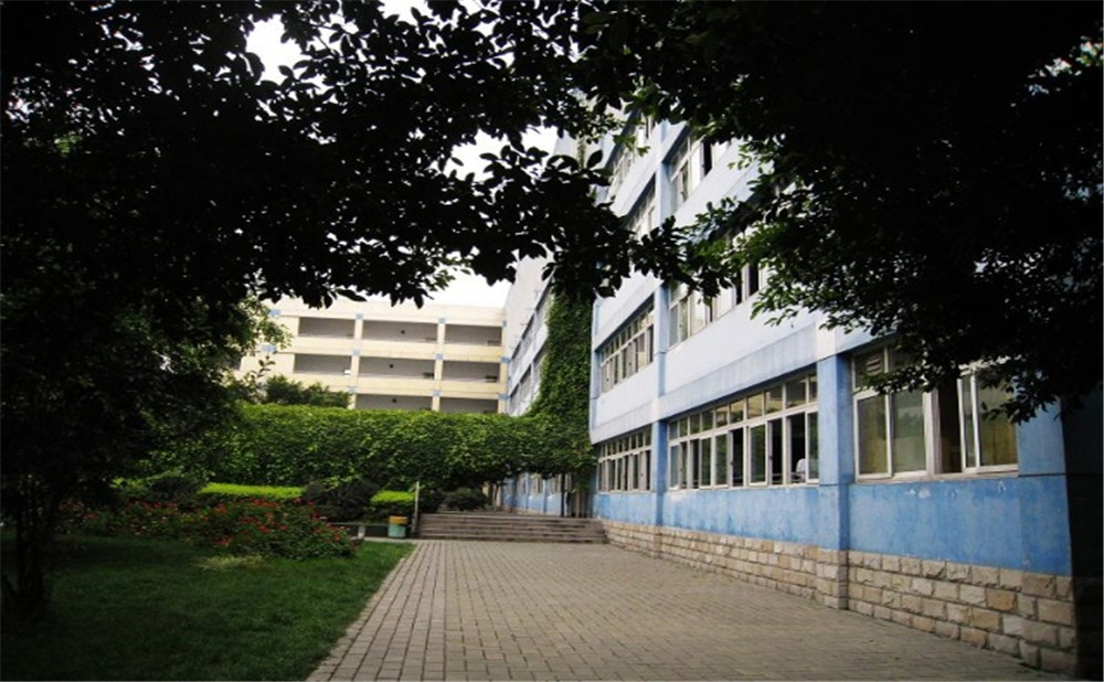 四川師范大學(xué)實(shí)驗(yàn)外國(guó)語(yǔ)學(xué)校近三年的錄取分?jǐn)?shù)是說(shuō)多少？
