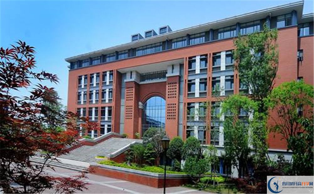 成都七中高新校區(qū)是怎么樣的學(xué)校？