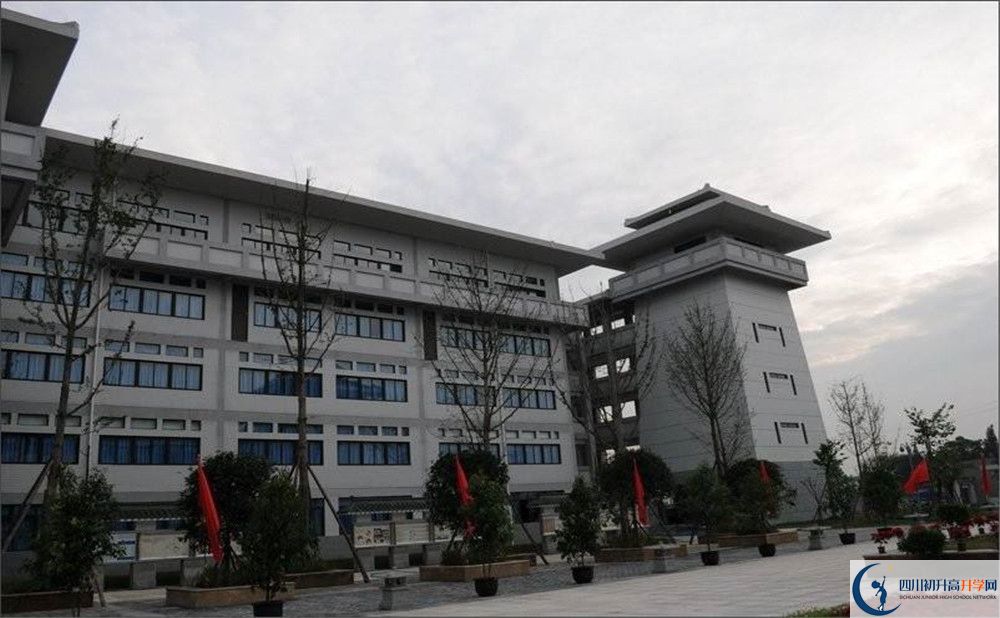成都石室中學(xué)北湖校區(qū)的學(xué)費(fèi)大概多少？