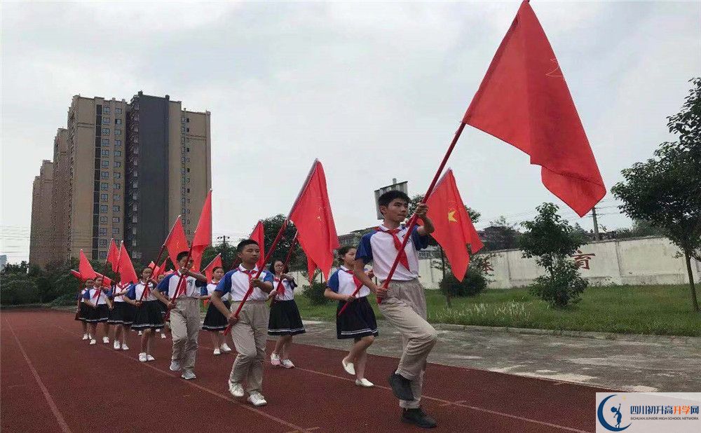 濛陽中學(xué)一年的學(xué)費是多少？