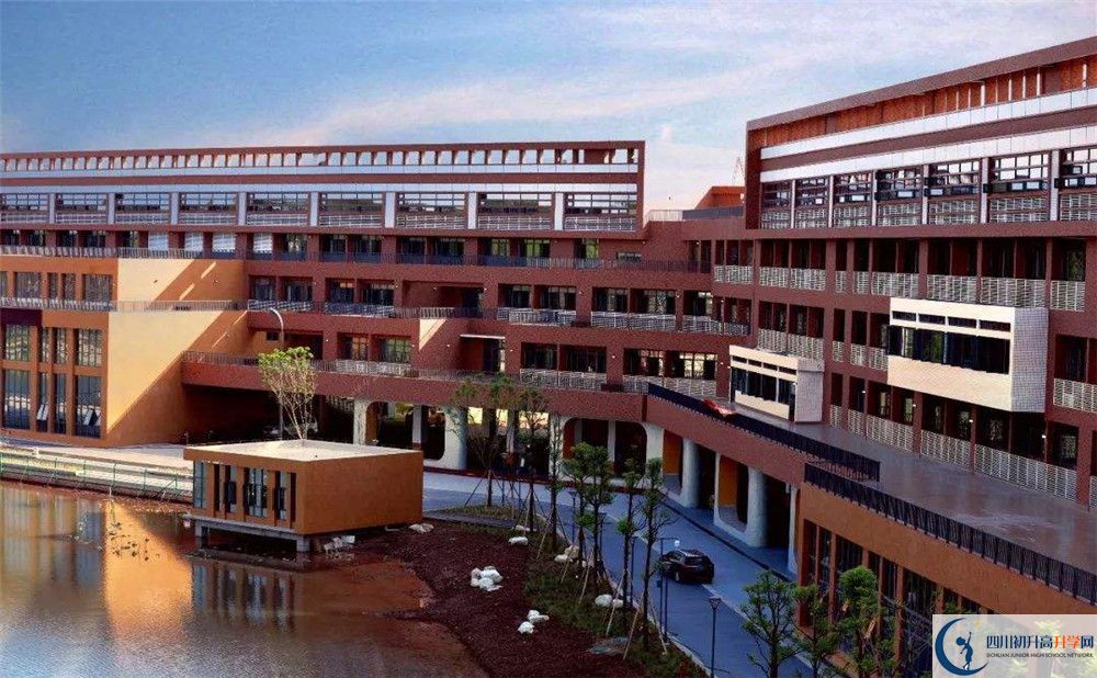 成都七中嘉祥外國(guó)語(yǔ)學(xué)校地址在哪里？					