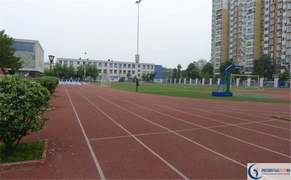 成都成飛中學(xué)的地址在哪里？