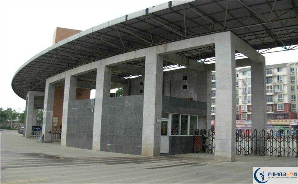 成都市龍泉中學(xué)地址在哪里？