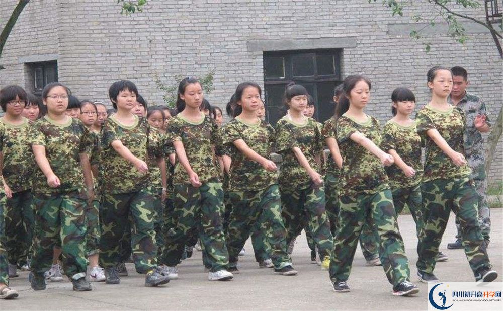 成都市鹽道街中學(xué)高中住宿怎么樣？