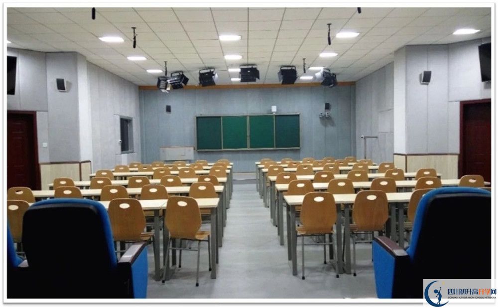 成都石室中學(xué)的高中住宿怎么樣？