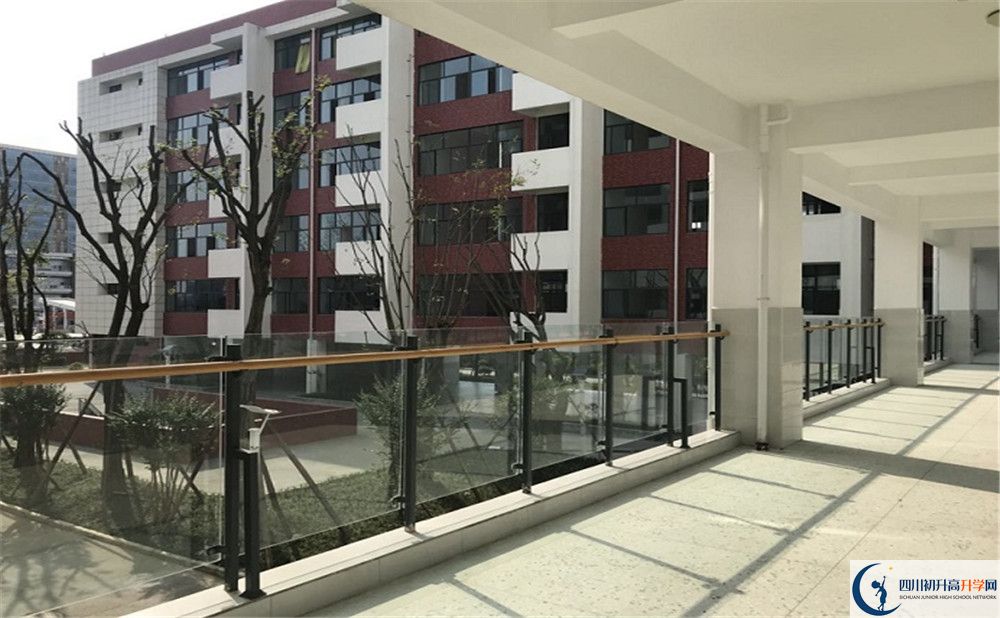 北京第二外國語學院成都附屬中學2020年保送清華北大人數(shù)？