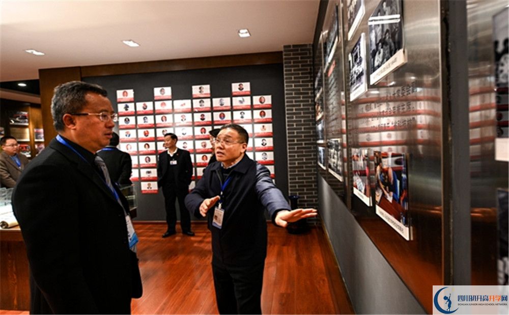 成都十二中平行班與實(shí)驗(yàn)班差多少？