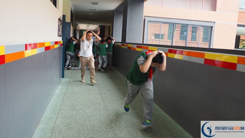 成都實(shí)外新都五龍山學(xué)校高中平行班怎么樣? 成都實(shí)外新都五龍山學(xué)校高中平行班怎么樣?