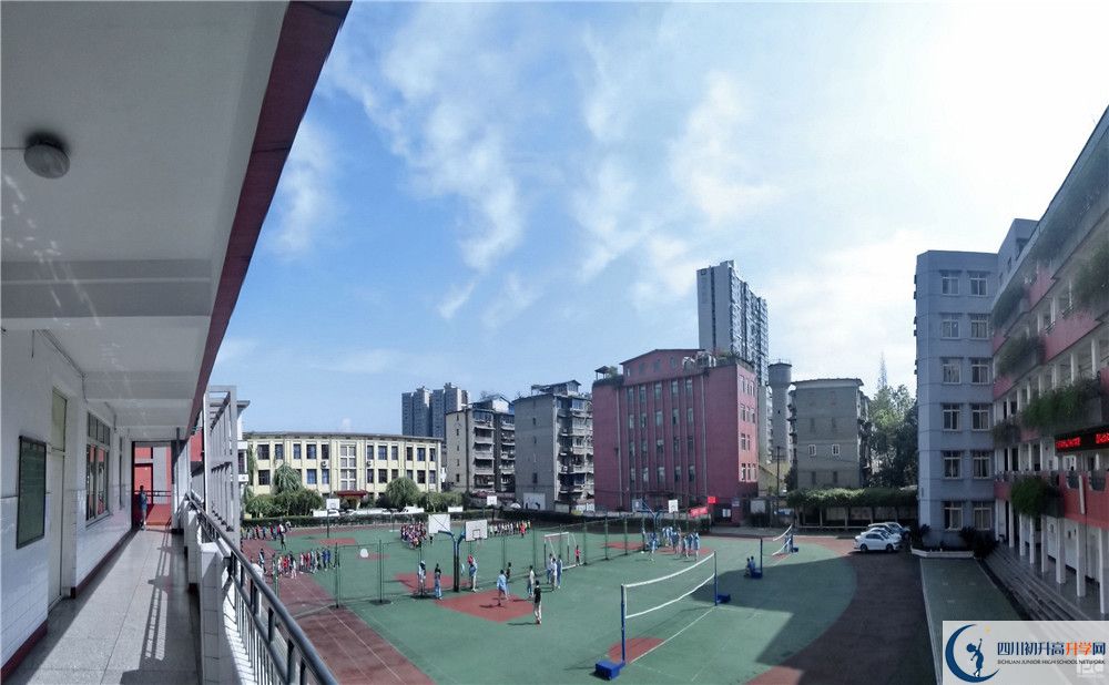 通錦中學(xué)高中分班考試難嗎？