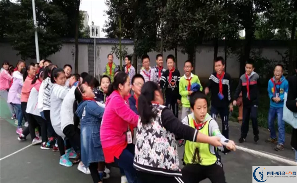 成都市龍泉中學高中分班考試難嗎？