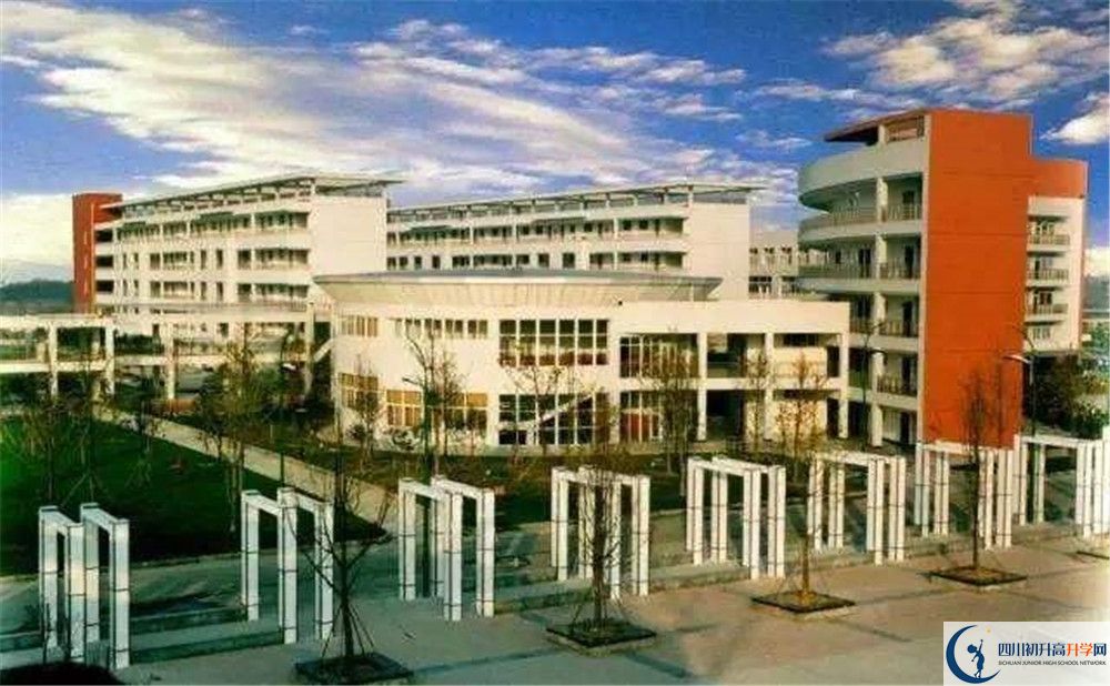 成都經(jīng)濟技術(shù)開發(fā)區(qū)實驗中學(xué)2020年中考錄取分?jǐn)?shù)線是多少？