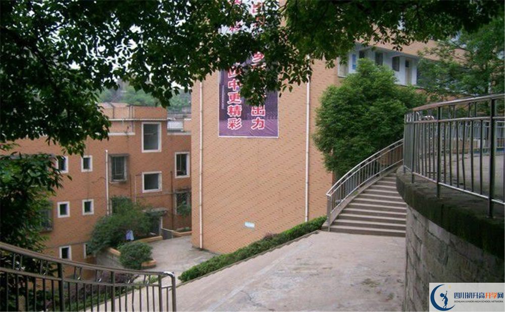 江安縣第四中學(xué)今年的錄取條件是否有變化？