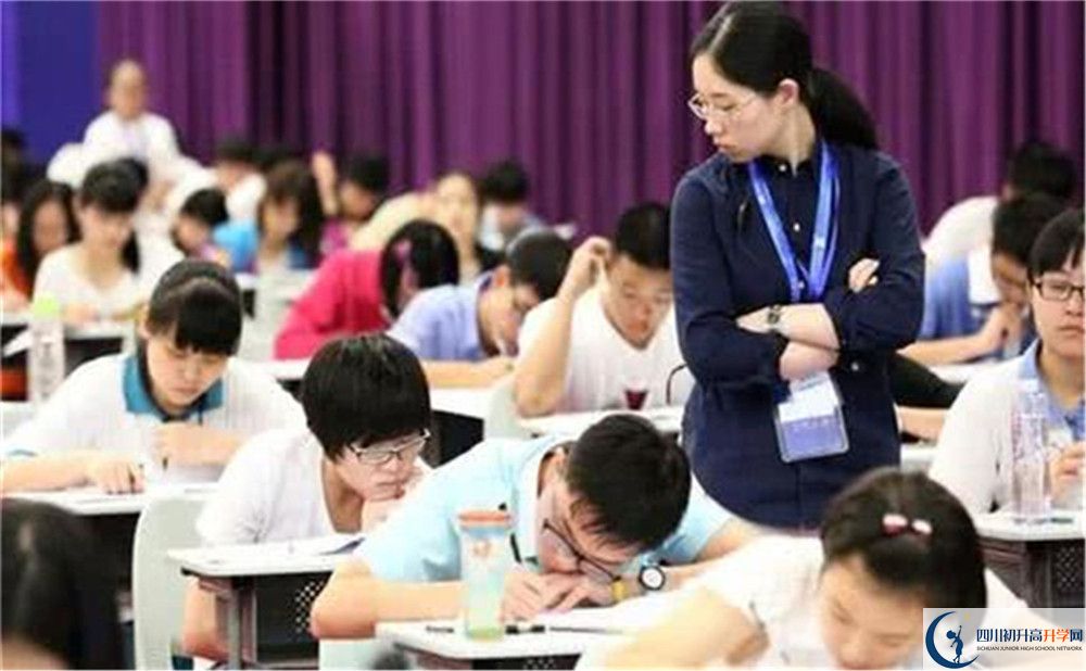 成都田家炳中學(xué)排名第幾？